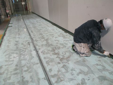住宅塗装　アサヒペイント　塗り床　研磨
