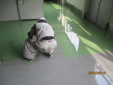住宅塗装　アサヒペイント　塗り床　上塗り
